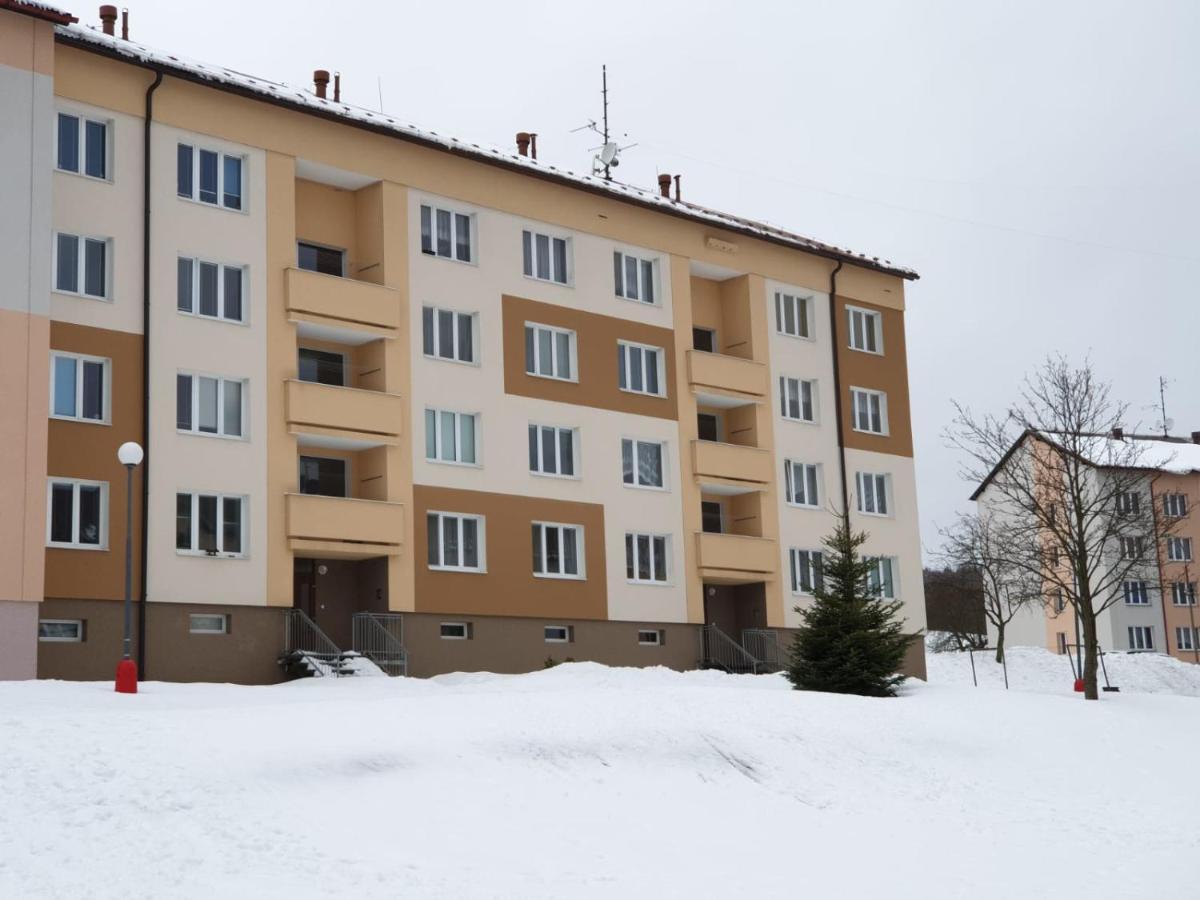 Family Apartman Kovarska Apartment Екстериор снимка