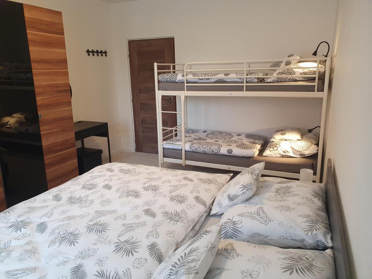 Family Apartman Kovarska Apartment Екстериор снимка